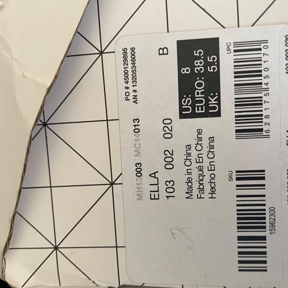 Size 8 Call it Spring Heels - Picture 6 of 6